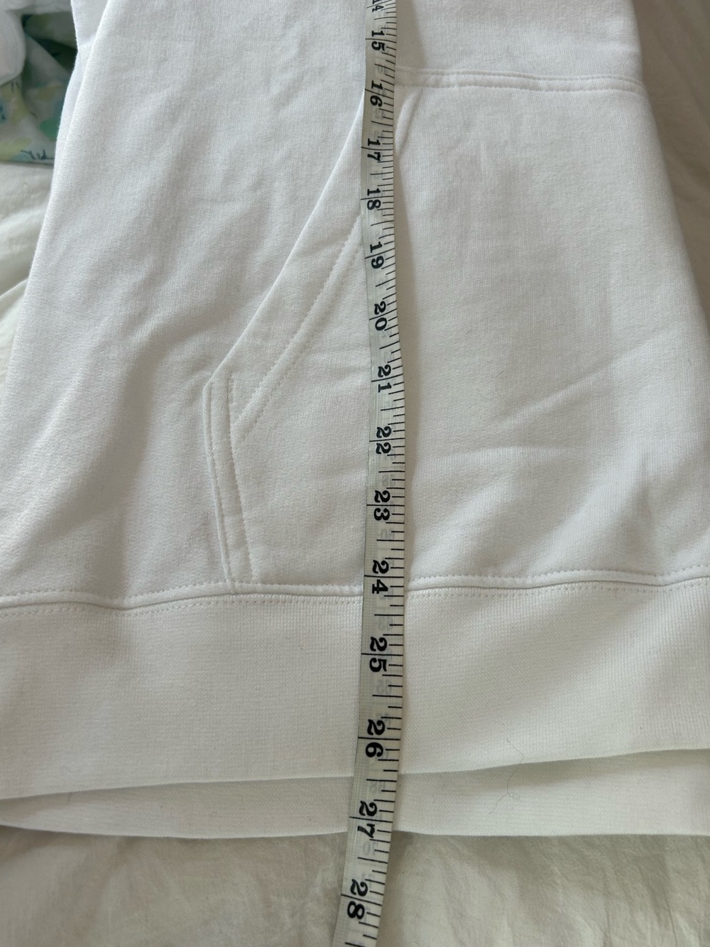 Indiana University 'National Champions' Hoosiers White Hoodie with Red Logo. Med - Picture 10 of 10